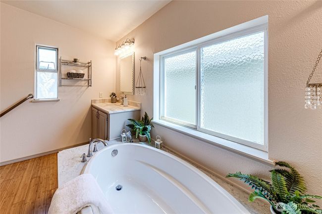 Relax in your soaking tub. | Image 29