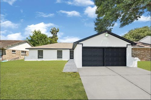 1635 Castle Creek Dr, Missouri City, TX, 77489-2126 | Card Image