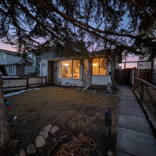 7840 20a St Se, Calgary, AB, T2C1Y5 | Card Image