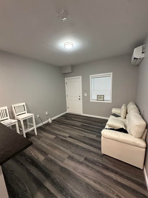 202-45 Monarch Way, Portsmouth, NH, 03801 | Card Image