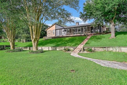 2710 W Nasa Rd, Webster, TX, 77598-6215 | Card Image