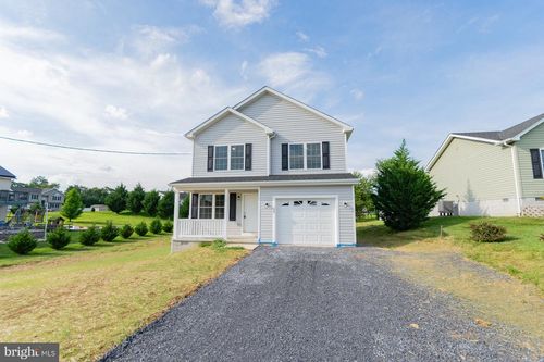 272 Larry Way, BUNKER HILL, WV, 25413-3695 | Card Image