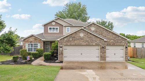 2704 Imperial St, Broken Arrow, OK, 74011-6466 | Card Image