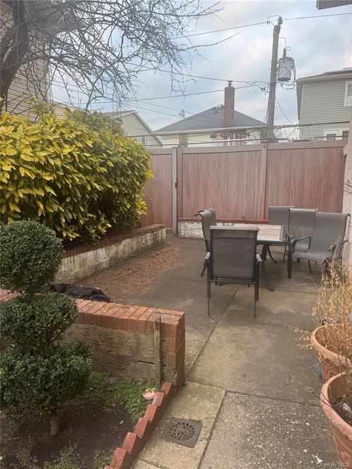 lower-411 W Walnut Street, Long Beach, NY, 11561 | Card Image