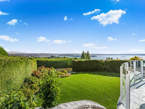 1331 Chartwell Dr, West Vancouver, BC, V7S2R4 | Card Image