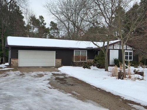 1570 E Croton Dr, Newaygo, MI, 49337-9003 | Card Image