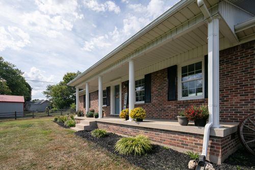 733 Richmond Rd, Lancaster, KY, 40444-9702 | Card Image