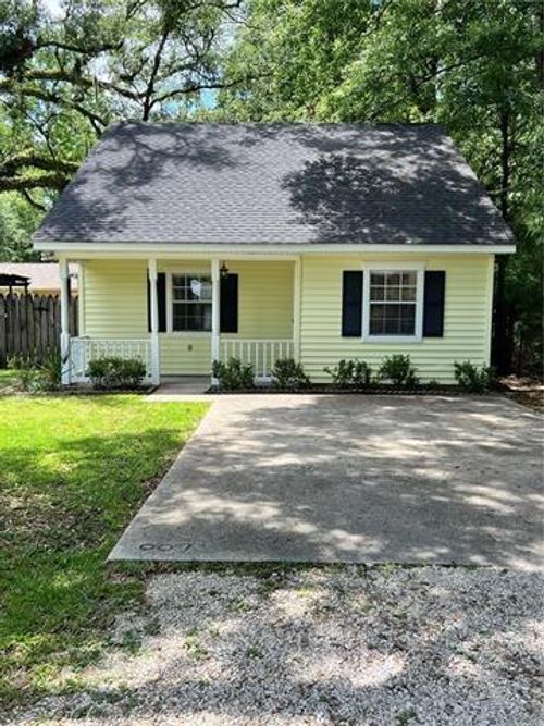 72167 Gum St, Abita Springs, LA, 70420-2337 | Card Image