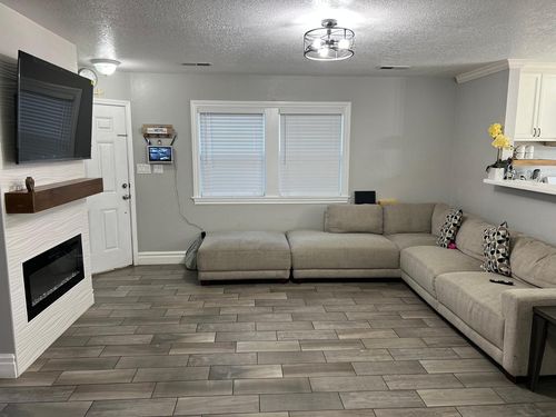 9519 Chase Ranch Pl, Albuquerque, NM, 87121-8683 | Card Image