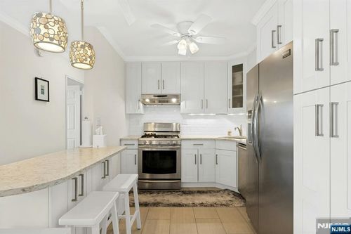 2000 Linwood Ave, Fort Lee, NJ, 07024-3086 | Card Image