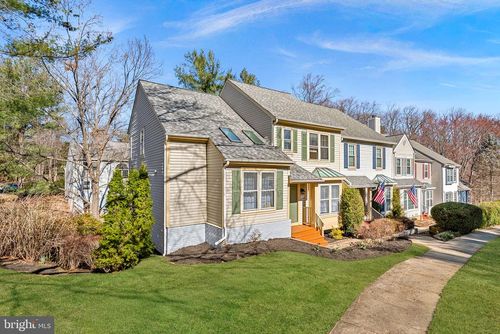 8228 Maple Ridge Ave, SPRINGFIELD, VA, 22153-2630 | Card Image