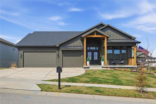 7614 Skiles Ave, Kansas City, MO, 64158-4401 | Card Image