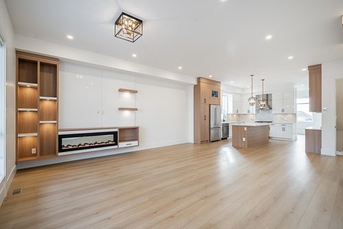 16685 16 Ave, Surrey, BC, V3Z9X7 | Card Image