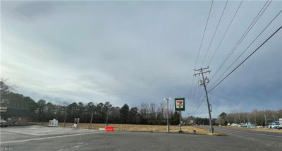 Land borders 7-11 on Route 17 southbound | Image 2