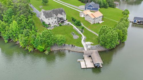 414 Augusta Way, Wirtz, VA, 24184-1102 | Card Image