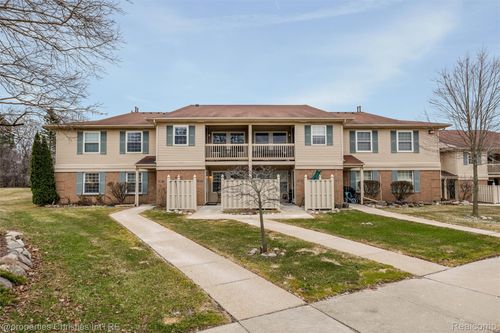 19272 Northridge Dr, Northville, MI, 48167-2272 | Card Image