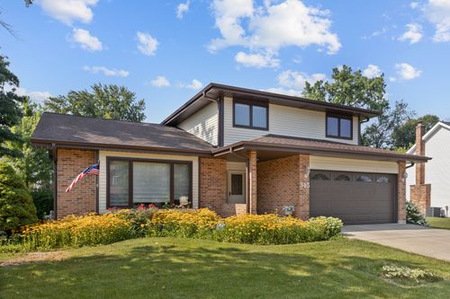 345 Mayfair Dr, Aurora, IL, 60504-4045 | Card Image