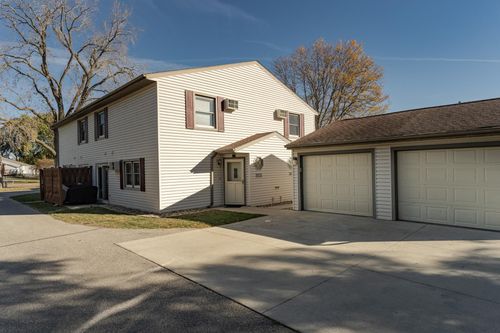 1650 8 1/2 Street Se, Rochester, MN, 55904 | Card Image