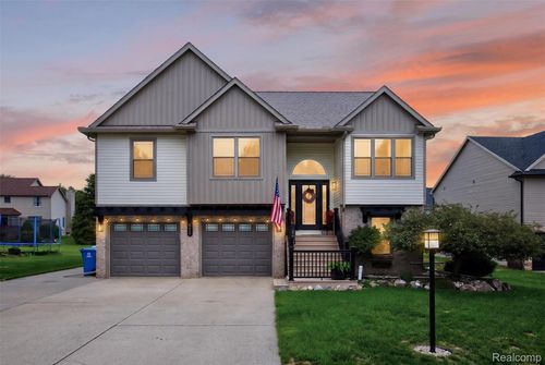 828 Alana Ct, Davison, MI, 48423-1249 | Card Image