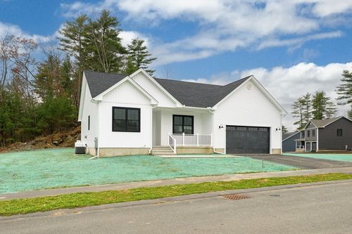 4 Sunny Crest Ln, Belchertown, MA, 01007-2500 | Card Image
