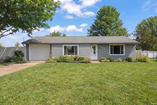 246 Greenwood Cir, Churubusco, IN, 46723-1517 | Card Image