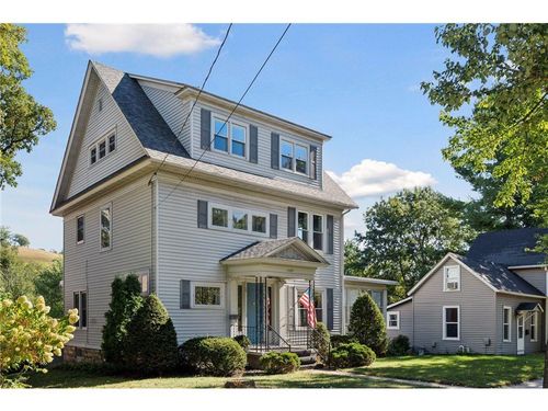 1109 East Ave, Red Wing, MN, 55066-3443 | Card Image