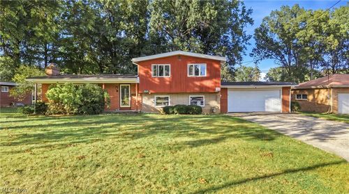 448 E Montrose St, Youngstown, OH, 44505-1519 | Card Image