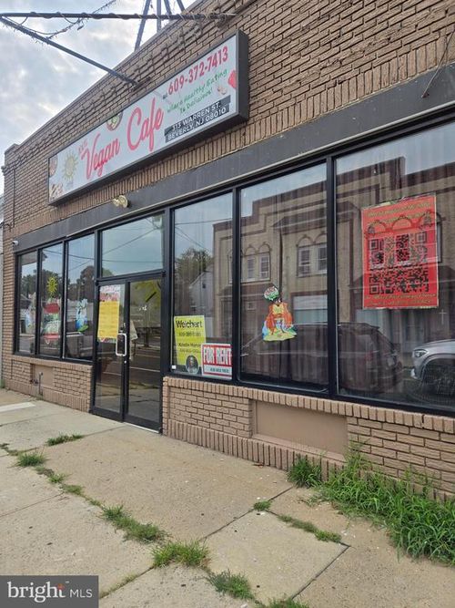 313 Warren Street, BEVERLY, NJ, 08010 | Card Image