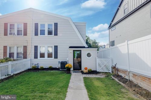 202 N Aberdeen Ave, WAYNE, PA, 19087-3555 | Card Image
