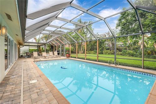 675 Harbour Dr, NAPLES, FL, 34103-4424 | Card Image
