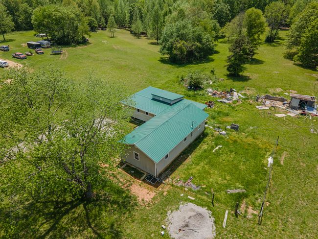 2724 She Boss Rd, House other with 2 bedrooms, 2 bathrooms and 4 parking in Duck River TN | Image 12