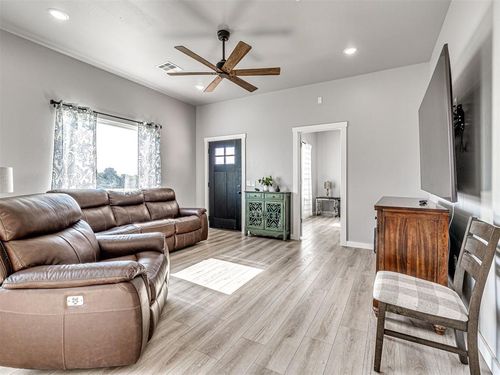 611 Jones Road, Guthrie, OK, 73044 | Card Image