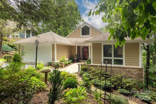 210 Claymoor Ct, Flat Rock, NC, 28731-8515 | Card Image