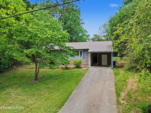 1109 Tapoco Ave, Maryville, TN, 37801-4628 | Card Image