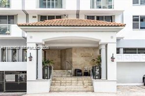614-9195 Collins Ave, Surfside, FL, 33154-3155 | Card Image