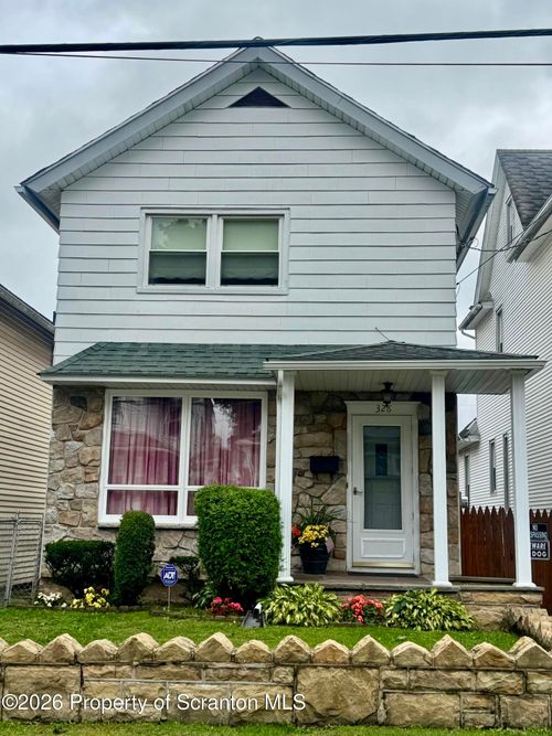 328 N Lincoln Ave, Scranton, PA, 18504-1782 | Card Image