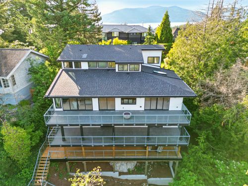6230 Summit Ave, West Vancouver, BC, V7W1Y2 | Card Image