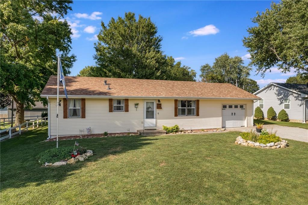 Paul St, Troy, KS 66087