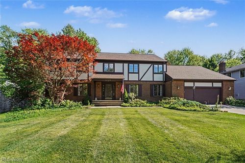 33328 Allenbury Dr, Solon, OH, 44139-1395 | Card Image