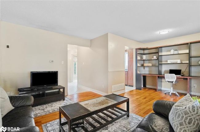 462 Haines St, House other with 3 bedrooms, 3 bathrooms and 3 parking in Beeton ON | Image 18