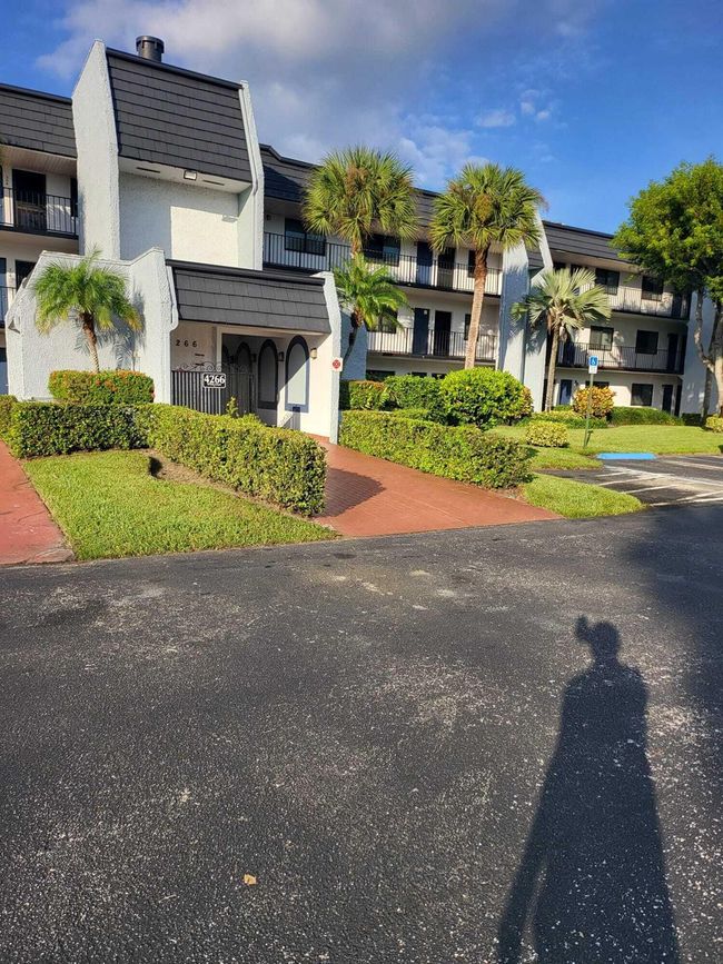 APT-201 - 4266 Deste Ct, Condo with 2 bedrooms, 2 bathrooms and null parking in Lake Worth FL | Image 21