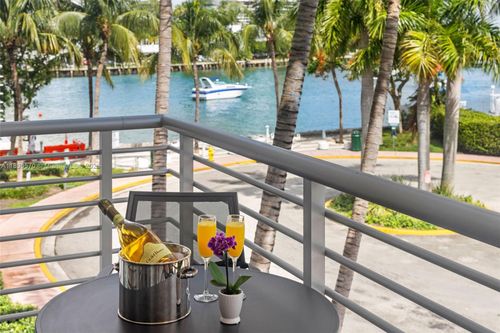 apt-304-1450 Lincoln Rd, Miami Beach, FL, 33139-2115 | Card Image
