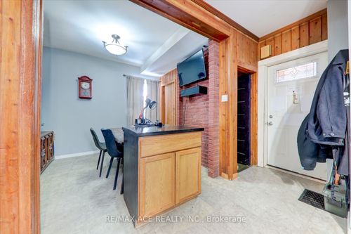 304 W Scugog Lane, Bowmanville, ON, L1C7C1 | Card Image