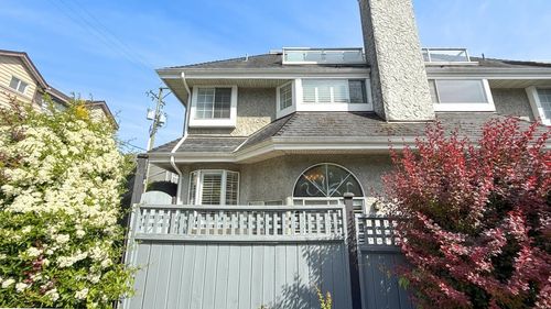 109-216 E 6th St, North Vancouver, BC, V7L1P5 | Card Image
