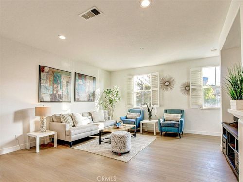 8056 Torino, Stanton, CA, 90680-3372 | Card Image
