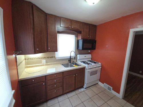 1041 6th St E, Saint Paul, MN, 55106-4608 | Card Image