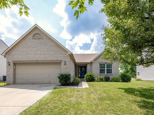 17019 Flinchum Way E, Noblesville, IN, 46062-7120 | Card Image