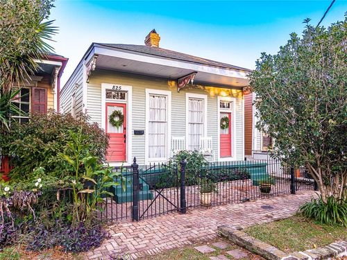 825 4th St, New Orleans, LA, 70130-5435 | Card Image