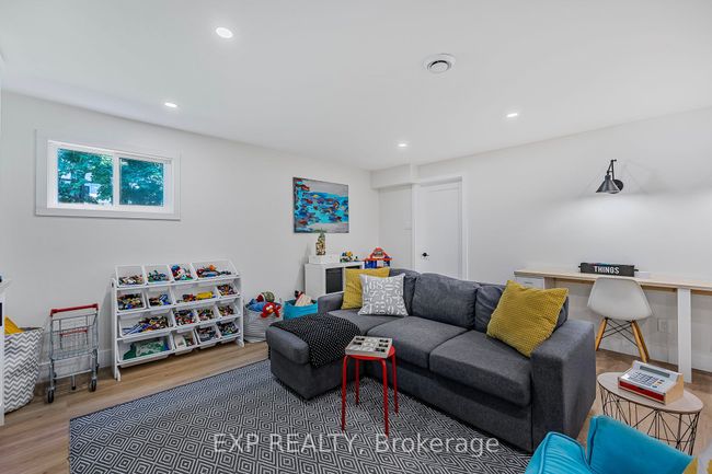 81 Forest Cir, House other with 6 bedrooms, 2 bathrooms and 6 parking in Tiny ON | Image 33