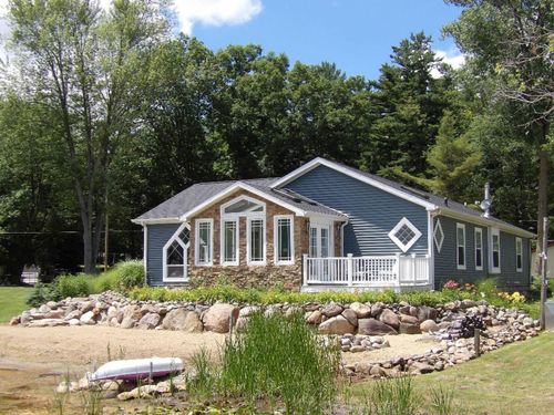 3389 Mary Ann Dr, Hillsdale, MI, 49242-9651 | Card Image